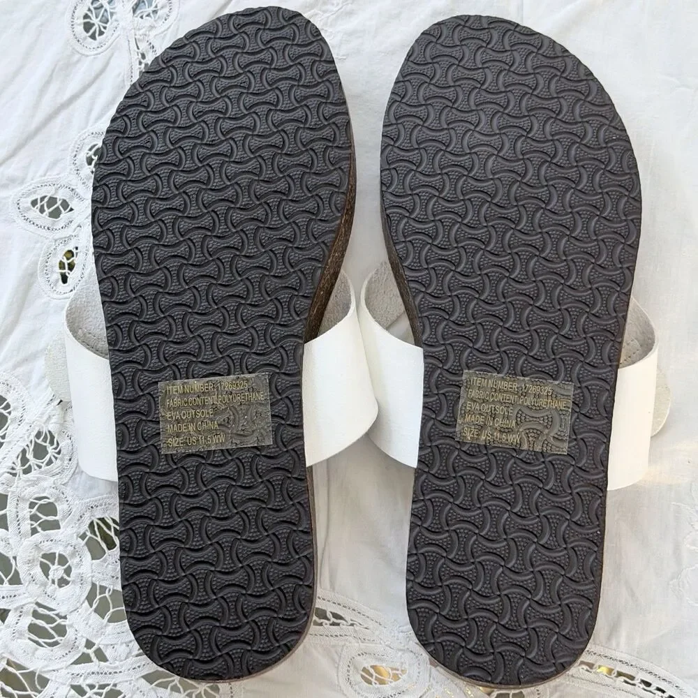 NWT Torrid Women’s White Flip Flop Thong Sandals Size 11.5 WW Wide Footbed